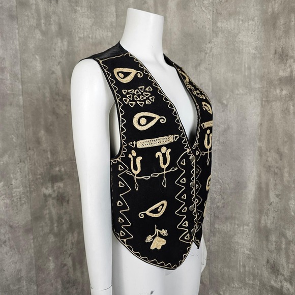 Vintage 70s Cheyenne Suede Vest Gold Embroidery Boho Folk Festival Waistcoat S - Picture 3 of 8